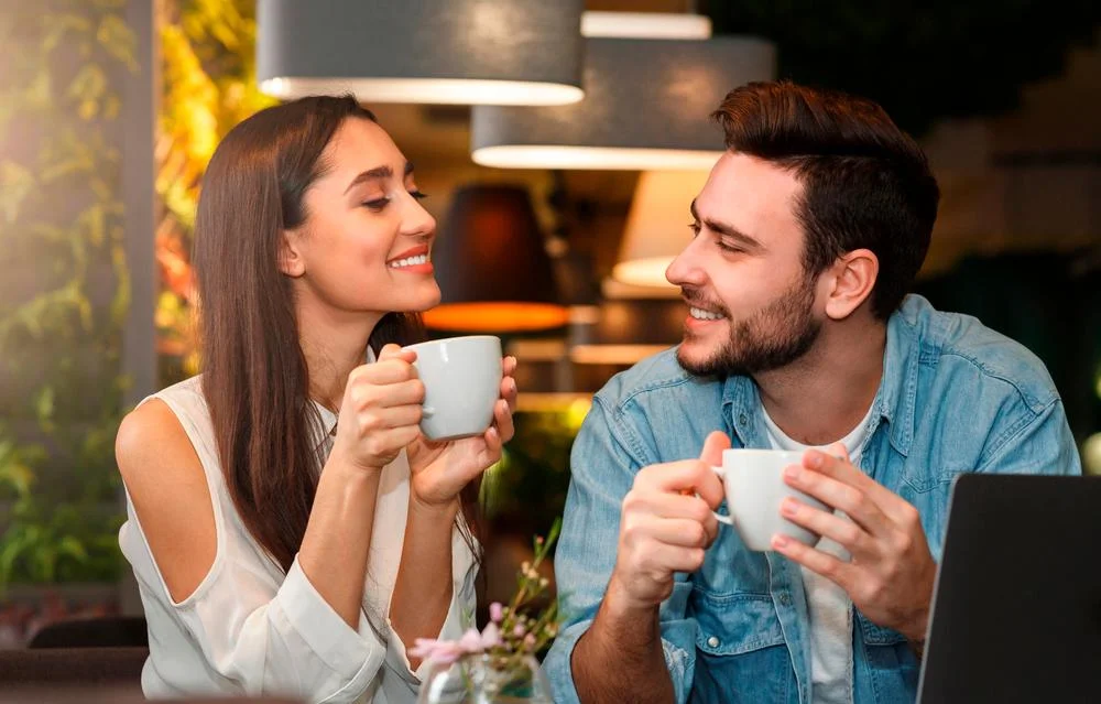 Diferencia entre coquetear y ser amigable