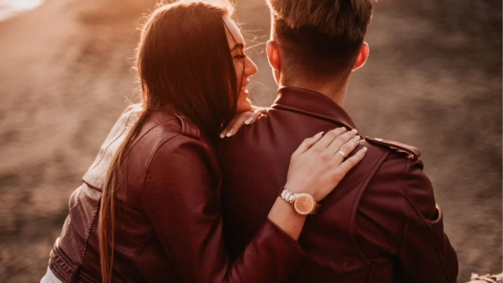 Diferencia entre una pareja y unos pocos