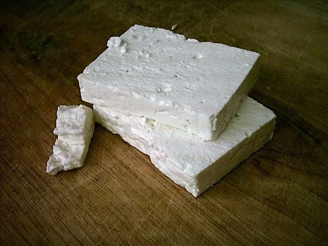 Diferencia entre el queso feta danés y el griego