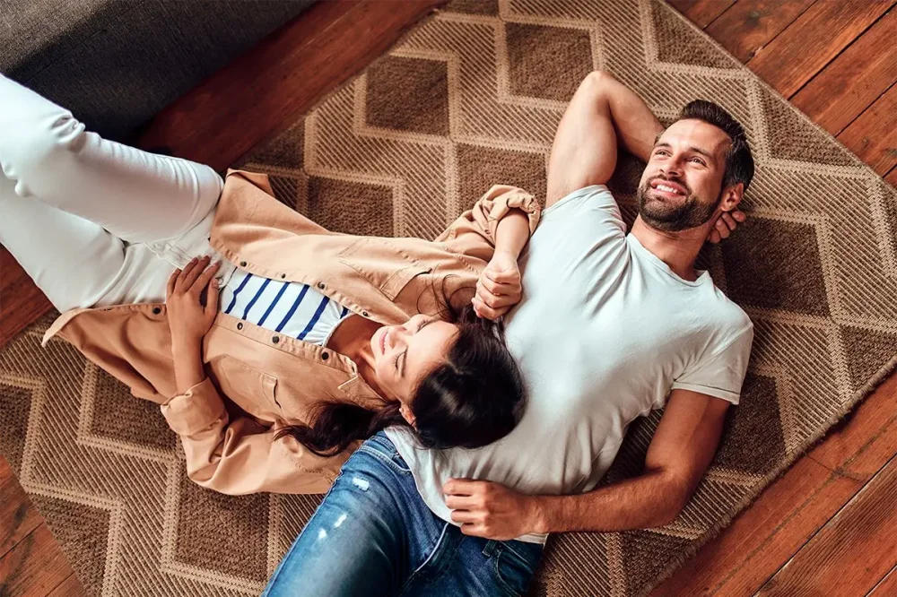 Diferencia entre salir con alguien y vivir juntos
