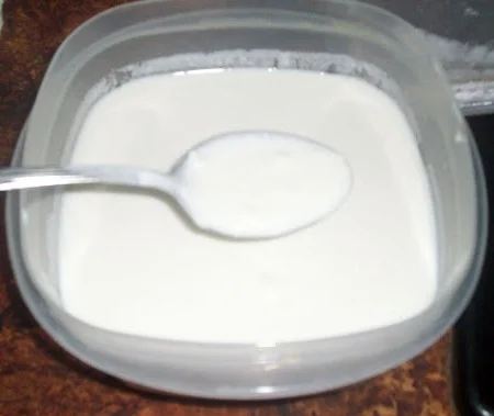 Diferencia entre el suero de leche y la leche agria