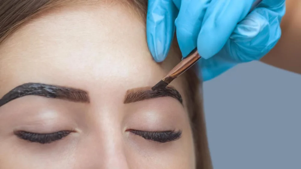 Diferencia entre el tinte y el tinte para cejas