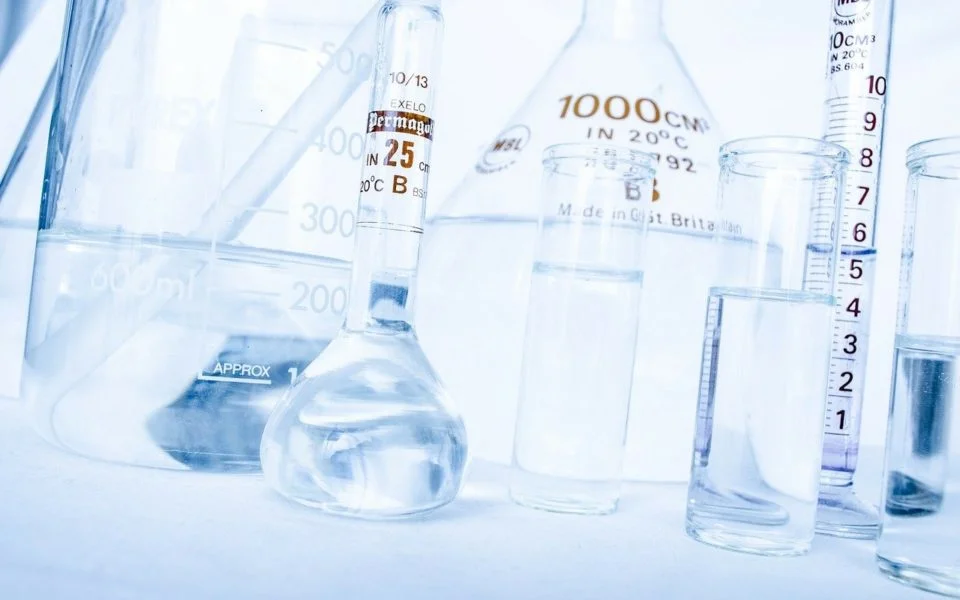 Diferencia entre alcohol desnaturalizado y alcohol isopropílico