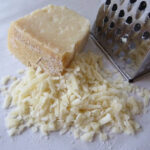 Diferencia entre queso rallado y queso en hebras