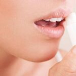 Diferencia entre un lápiz labial y un bálsamo labial