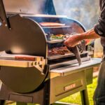 Diferencia entre una parrilla de pellets y un ahumador